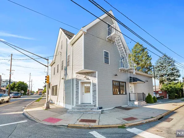 402 River Dr, Garfield, NJ 07026