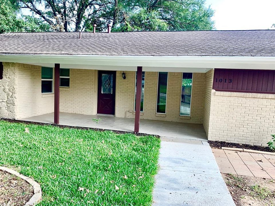 1st image of 1013 Bedford Ct W