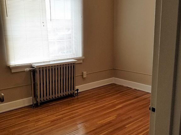3rd image of 7 W Charlton St APT 201