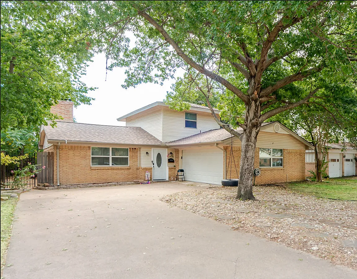 3 bed, 1796 sqft, $2,500 — Photo 3