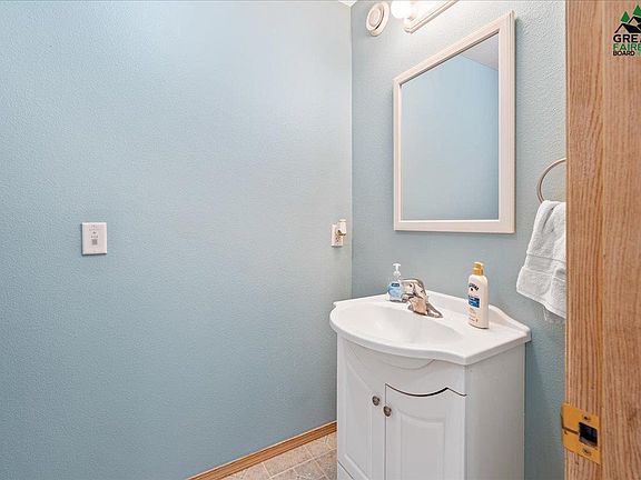 3rd image of 146 Berkeley Ct