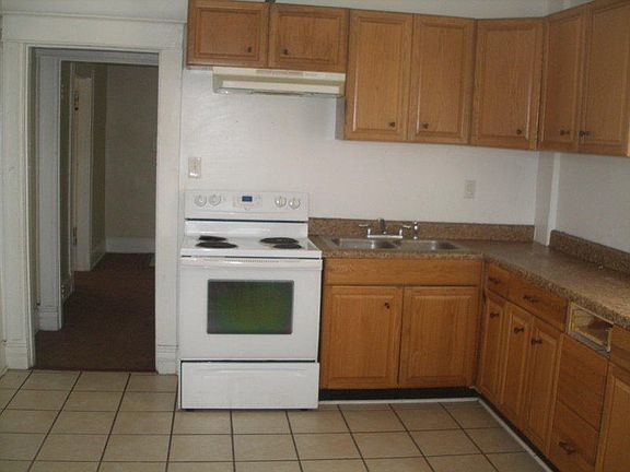 2nd image of 603 Richmond Hwy