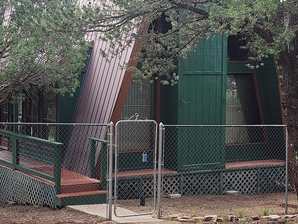 1st image of 137 Pine Hill Trl