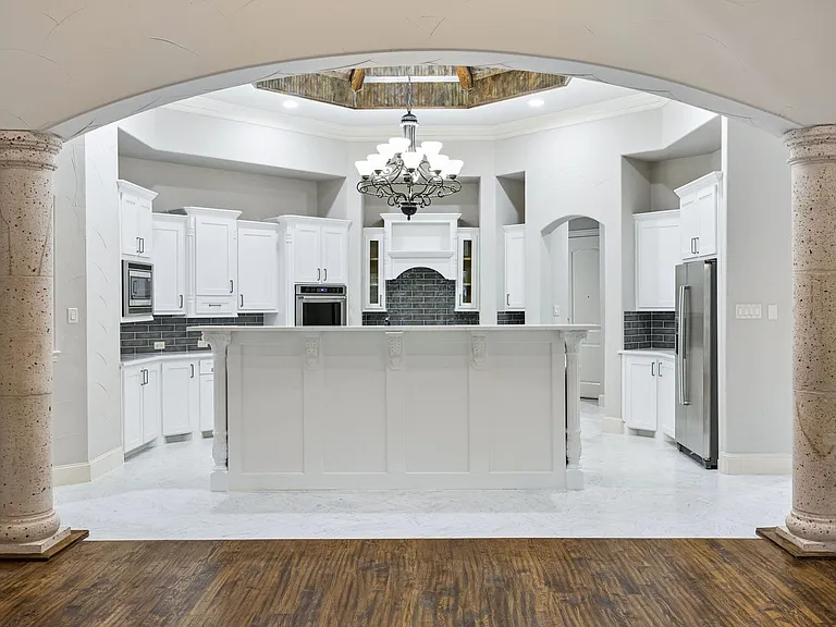 2101 Miracle Point Dr — Photo 11