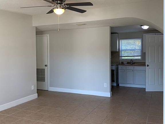 3rd image of 10522 Conrad Dr