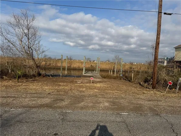 4957 Pontchartrain Dr, Slidell, LA 70458