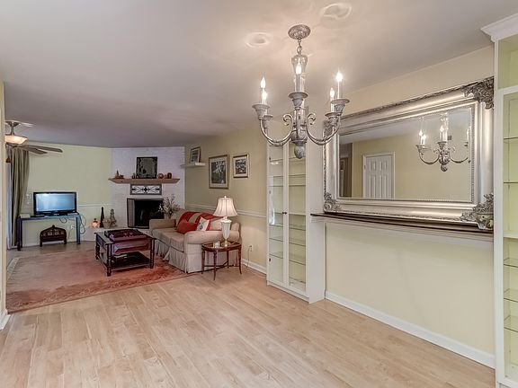 3rd image of 1504 Ventura Pl