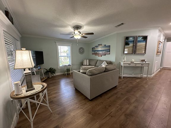 4th image of 2210 E Lakeview Dr #2210