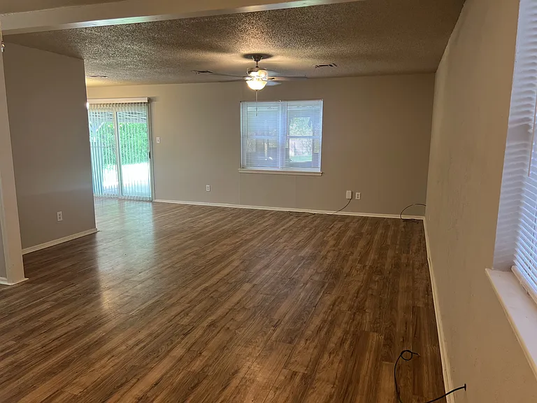6213 NW Birch Ave — Photo 12