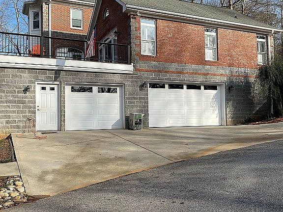 Oversized 3 Car Garage