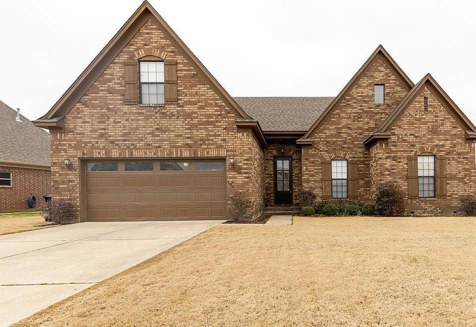 1st image of 803 Lasalle Way