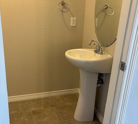 5th image of 3038 County Fair Ln #2