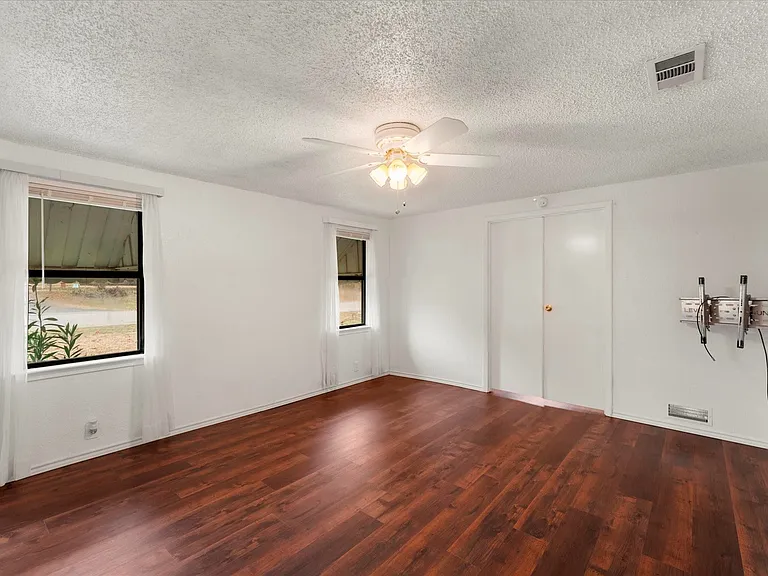 602 Legendary Ln — Photo 15
