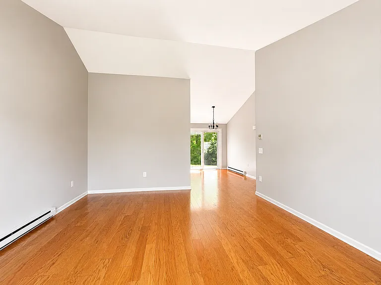 9 Oakview Dr #1 — Photo 3