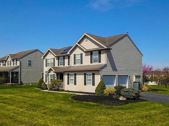 2nd image of 458 Appian Way