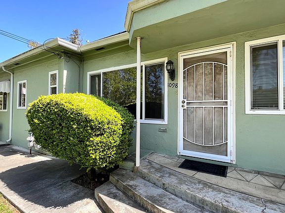3rd image of 1098 California Ave #1