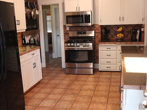 4th image of 1275 N Adoline Ave
