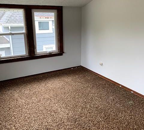 5th image of 207 N Franklin St