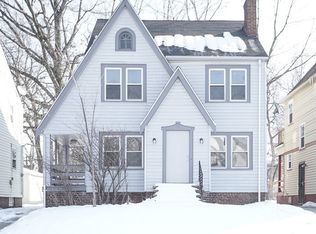 1031 Selwyn Rd, Cleveland Heights, OH 44112