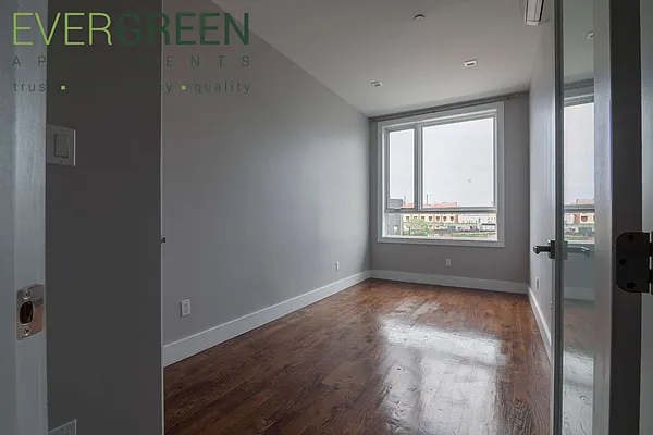 Rented by Evergreen Apartments BK | media 1