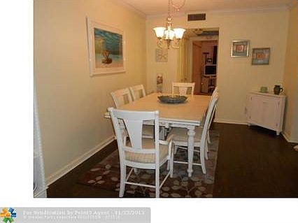 3rd image of 137 Newport Ct #I
