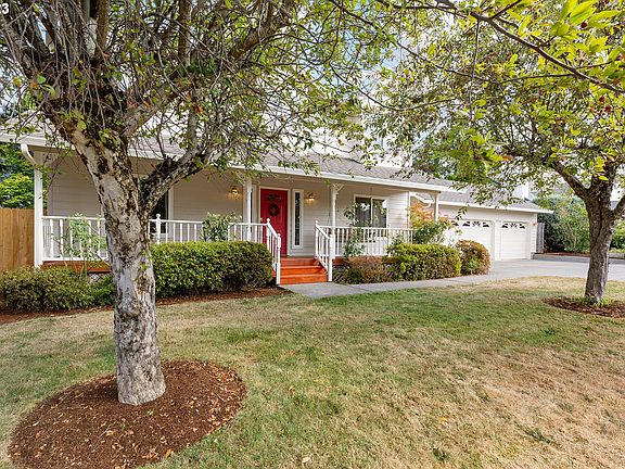 5th image of 2714 NE 92nd Cir