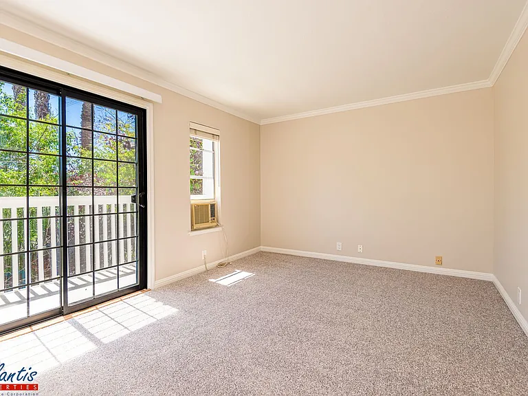 457 Oak Ave — Photo 11
