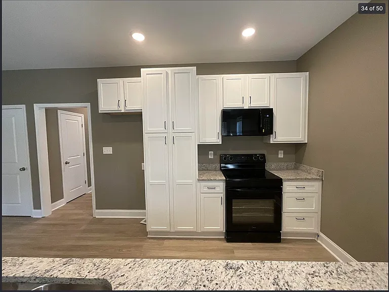 401 & 403 E Center St #401 — Photo 10