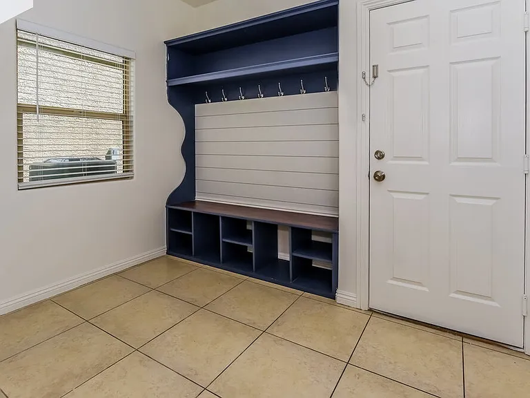 9519 Vega Carpio Ave — Photo 13