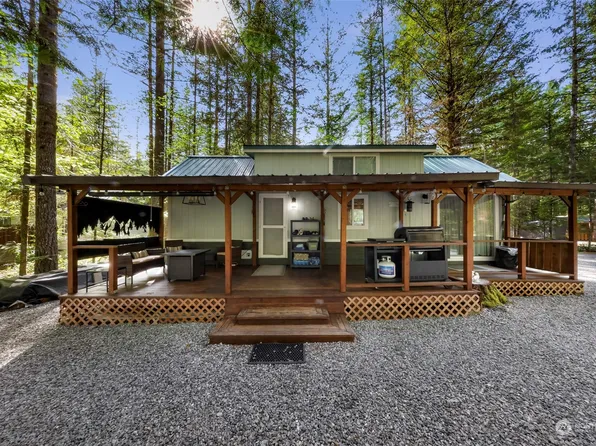 60 4 Christmas Tree Circle, Deming, WA 98244