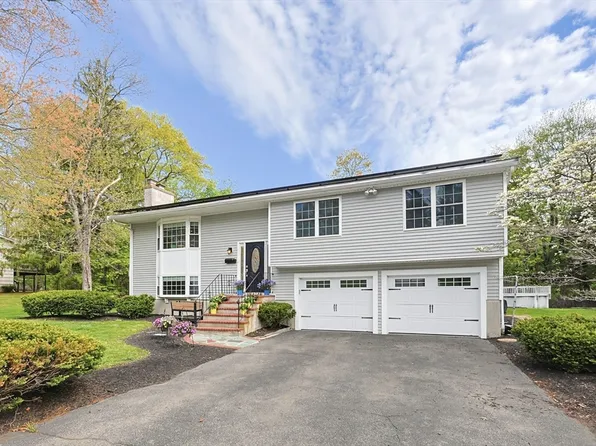 11 Malvern Rd, Norwood, MA 02062