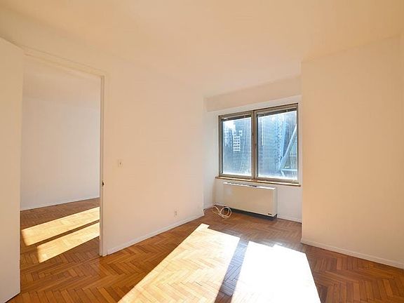 4th image of 301 W 57th St APT 21F