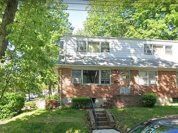 3rd image of 109 Norwood Ave