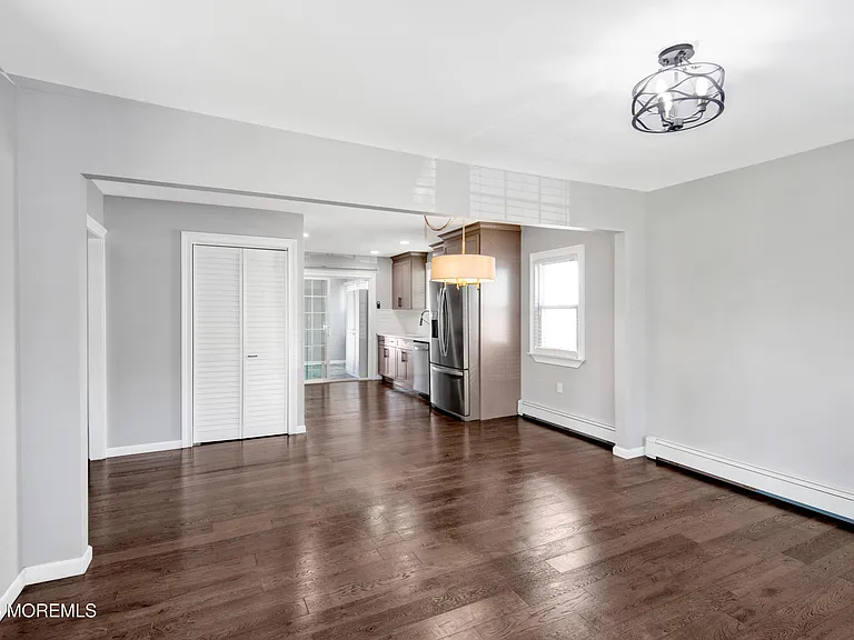 816 Shore Concourse — Photo 10