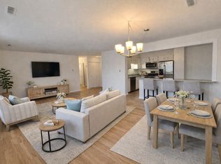 1004 Paradise Rd APT 1H, Swampscott, MA 01907