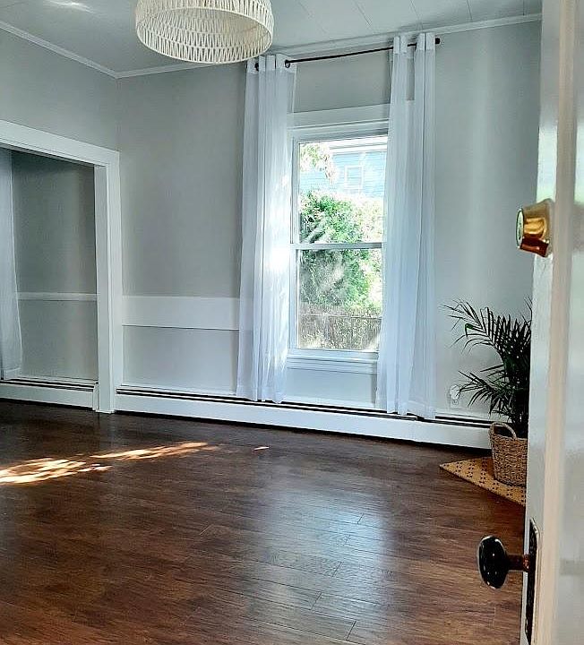 Entrance in living room