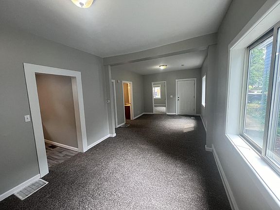 2nd image of 1237 N Ave Ne Unit 1
