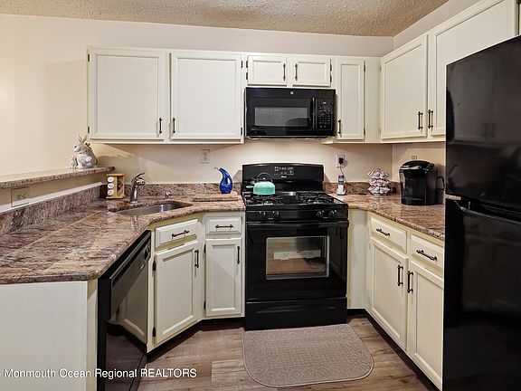 5th image of 3002 Norma Place