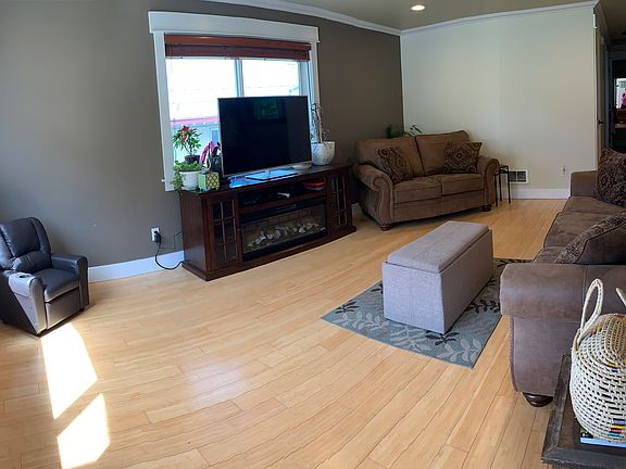 5th image of 1227 E 5th St