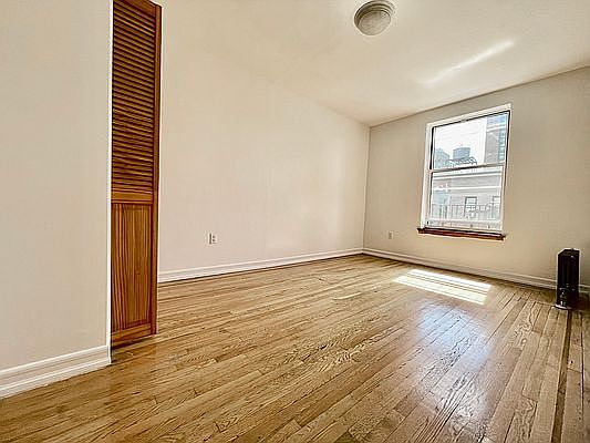 5th image of 707 W 171st St APT 4B
