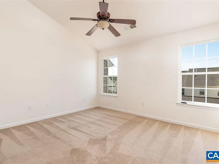 2138 Lockwood Dr — Photo 11