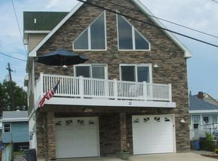 33 Lake Rd, West Wildwood, NJ 08260
