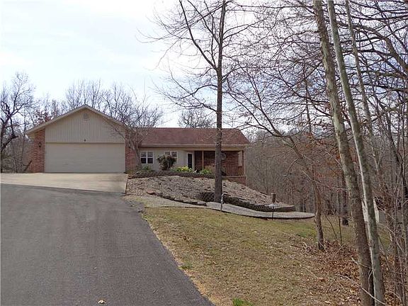 2nd image of 6 Kirkpatrick Pl