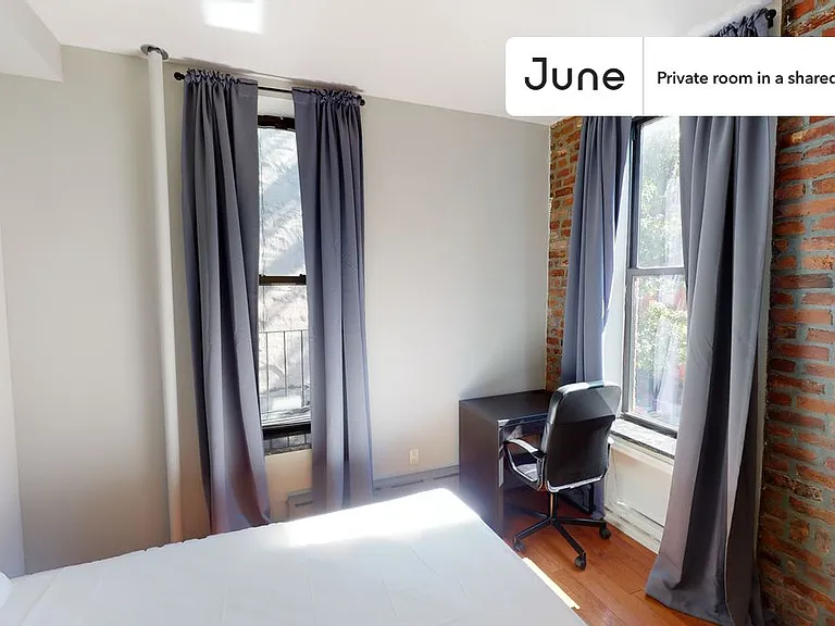 301 E 104th St #B — Photo 2