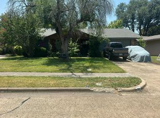 911 Pinecrest Dr, Richardson, TX 75080