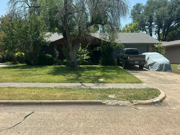 911 Pinecrest Dr, Richardson, TX 75080