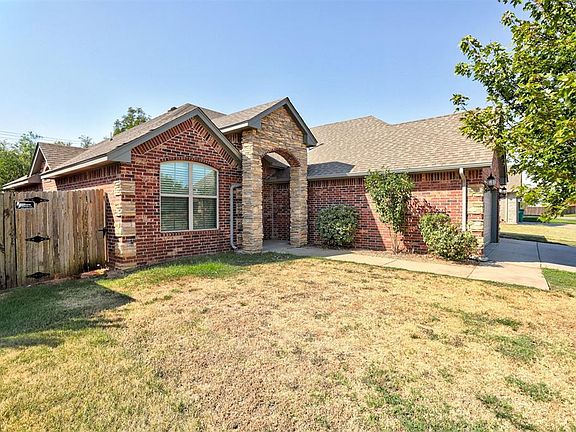 3rd image of 10920 SW 36th St