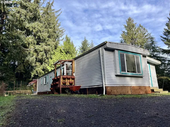5525 Buck Lake Dr, Florence, OR 97439