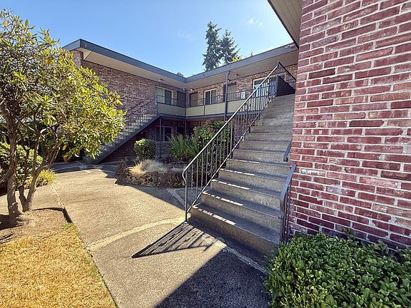 2nd image of 1521 NW 65th St #109