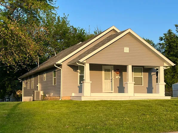404 S Boston Avenue, Bolivar, MO 65613
